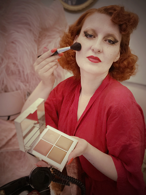 Makeup Ideas for a Vintage Femme Fatale - It's Beyond My Control